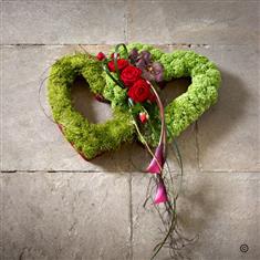 Fresh Flower Entwined Hearts Shape Funeral Tribute 