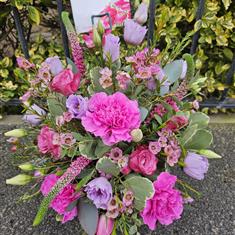 Fresh Flowers in Grave Pot - Pinks 