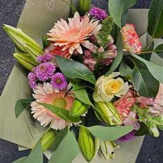 BOUQUET - standard florist choice in water